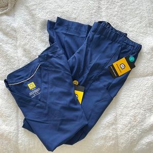 WonderWink scrub set